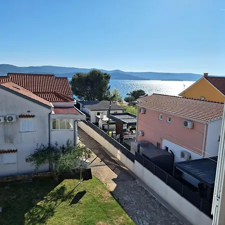 Lucia&laura Apartamento Turanj